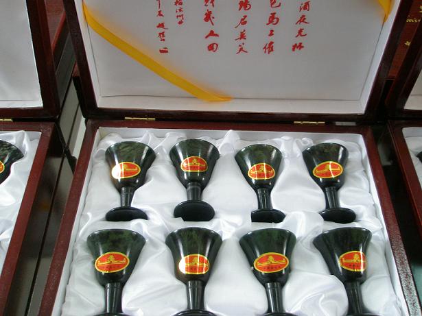 夜光杯价格_葡萄美酒夜光杯_甘肃嘉峪关市夜光杯生产供应商_礼品袋尽